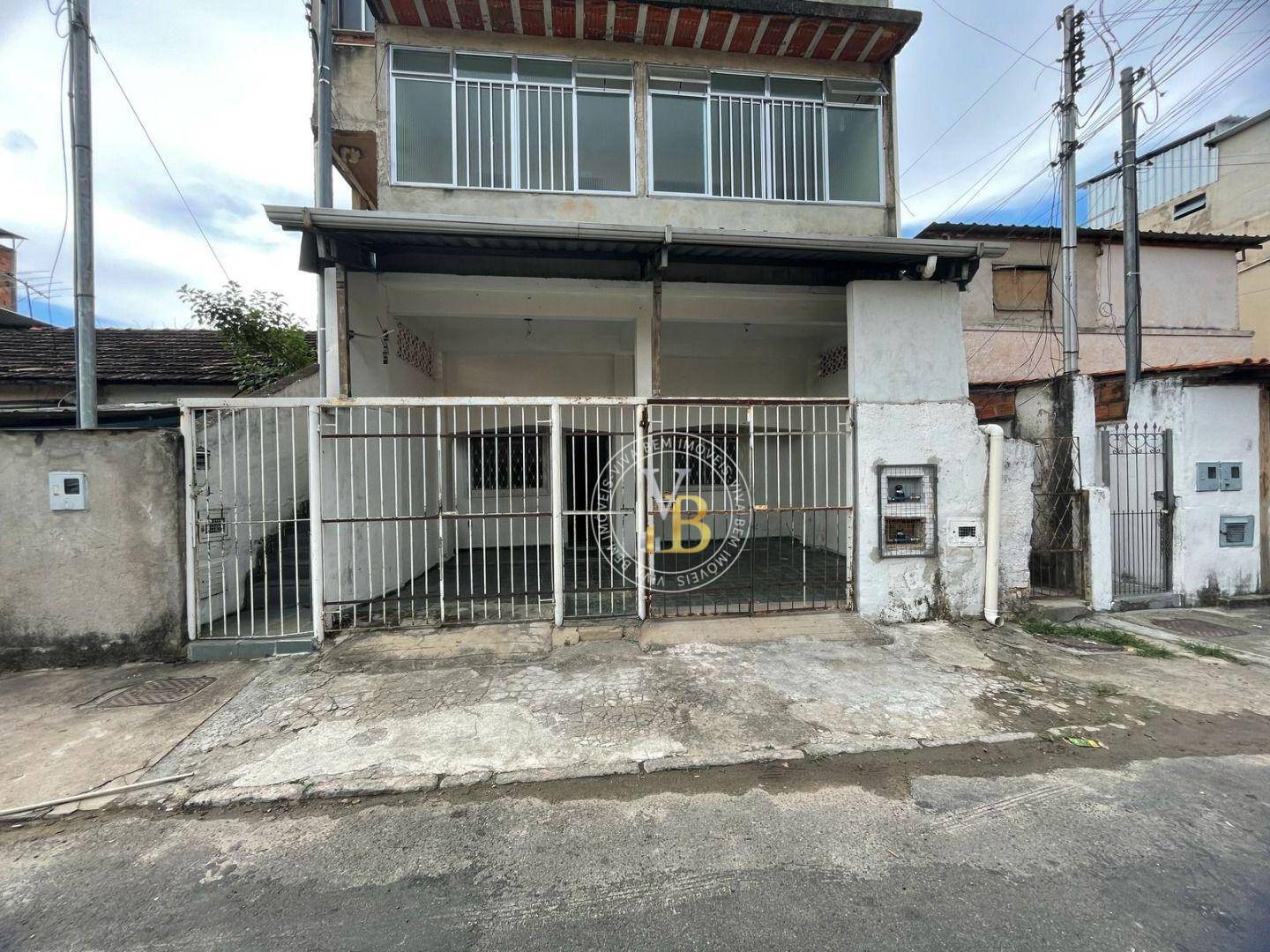 Casa à venda e aluguel com 2 quartos, 63m² - Foto 1