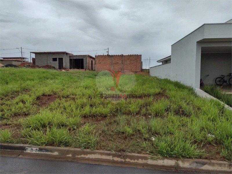 Terreno à venda, 300m² - Foto 1