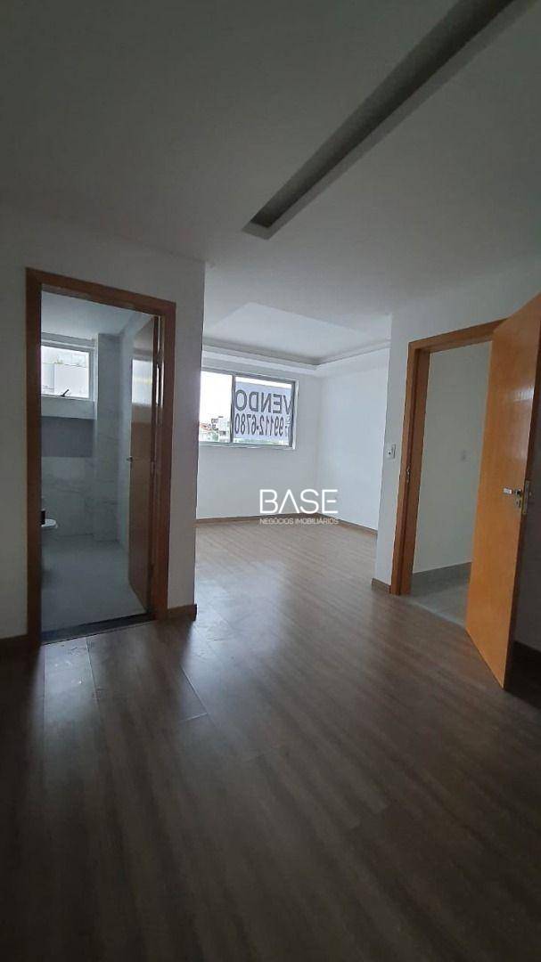 Apartamento à venda com 3 quartos, 115m² - Foto 2