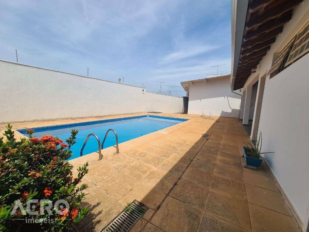 Casa à venda com 3 quartos, 347m² - Foto 13