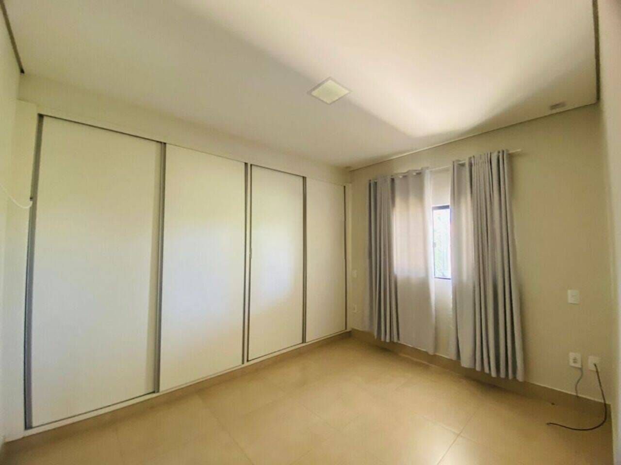 Casa para alugar com 3 quartos, 250m² - Foto 3