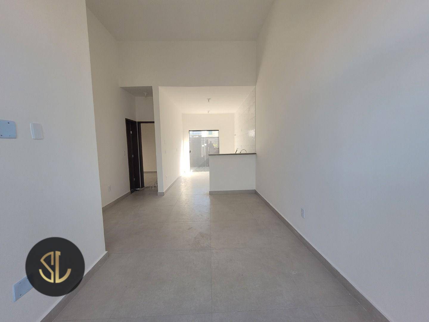 Casa à venda com 2 quartos, 60m² - Foto 4