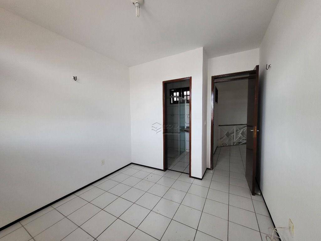 Casa à venda com 4 quartos, 180m² - Foto 12