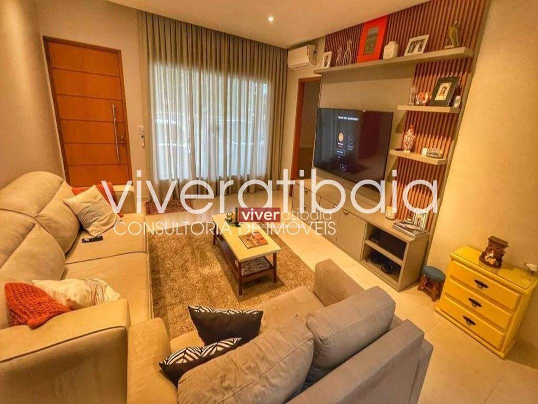 Casa à venda com 3 quartos, 240m² - Foto 2