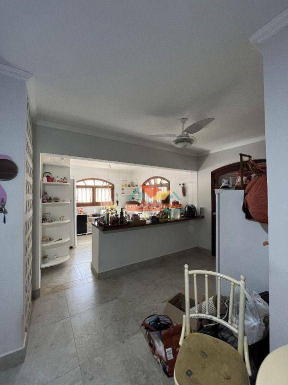 Casa de Condomínio à venda com 4 quartos, 302m² - Foto 5