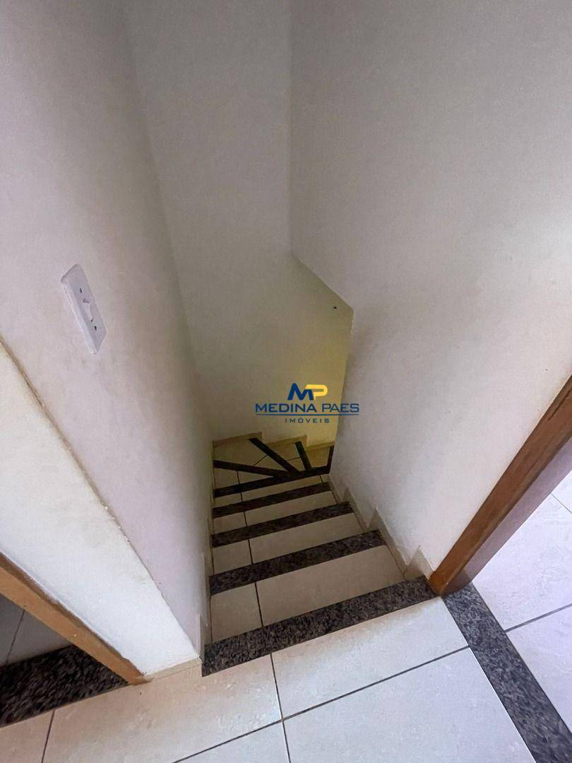 Casa à venda com 2 quartos, 75m² - Foto 4