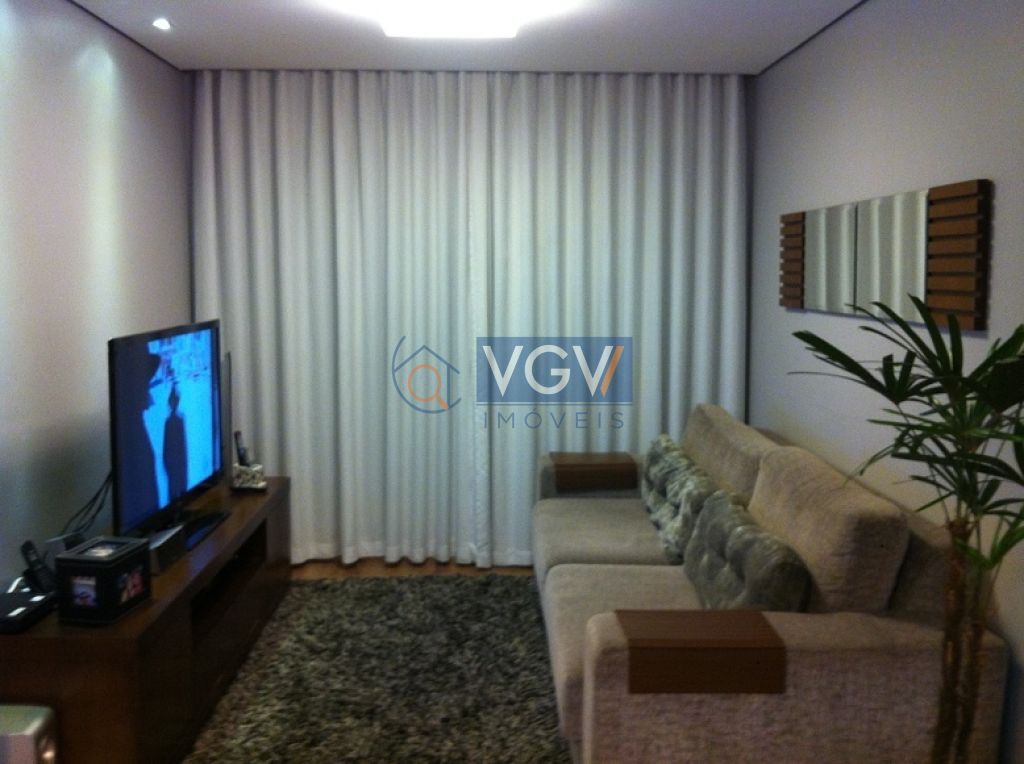 Apartamento à venda com 2 quartos, 70m² - Foto 4