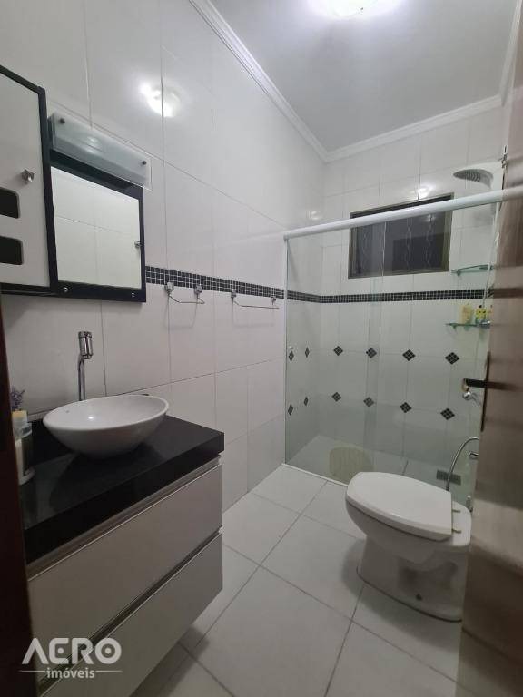 Casa à venda com 3 quartos, 205m² - Foto 29