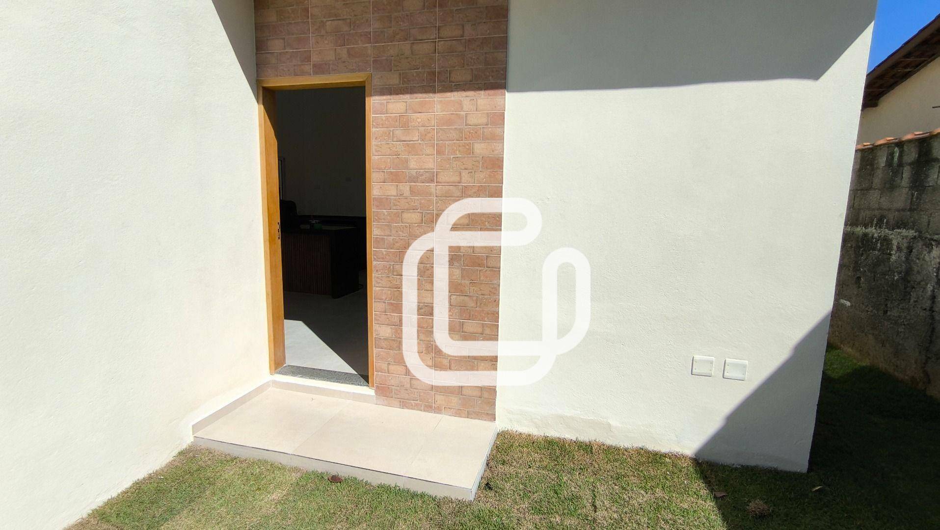 Casa à venda com 3 quartos, 70m² - Foto 3