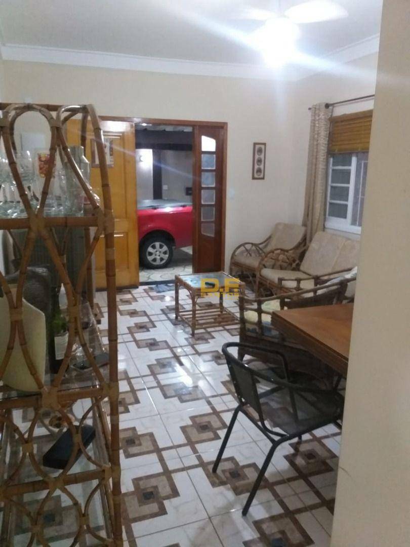 Casa à venda com 4 quartos, 164m² - Foto 2