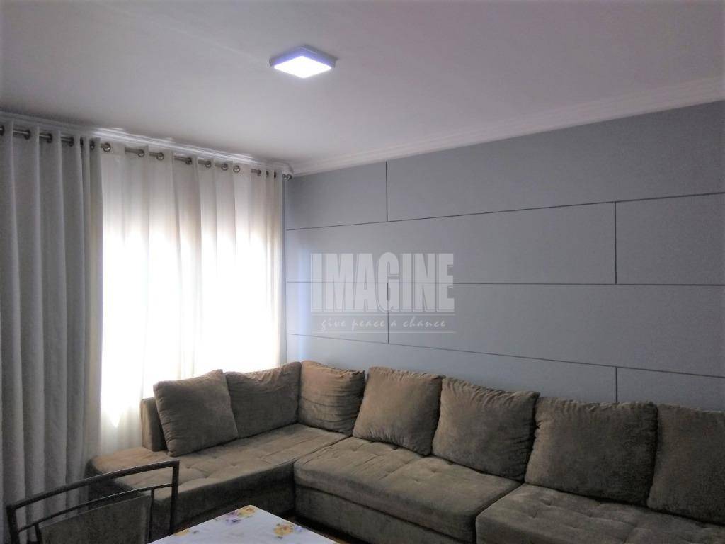 Apartamento à venda com 3 quartos, 70m² - Foto 1