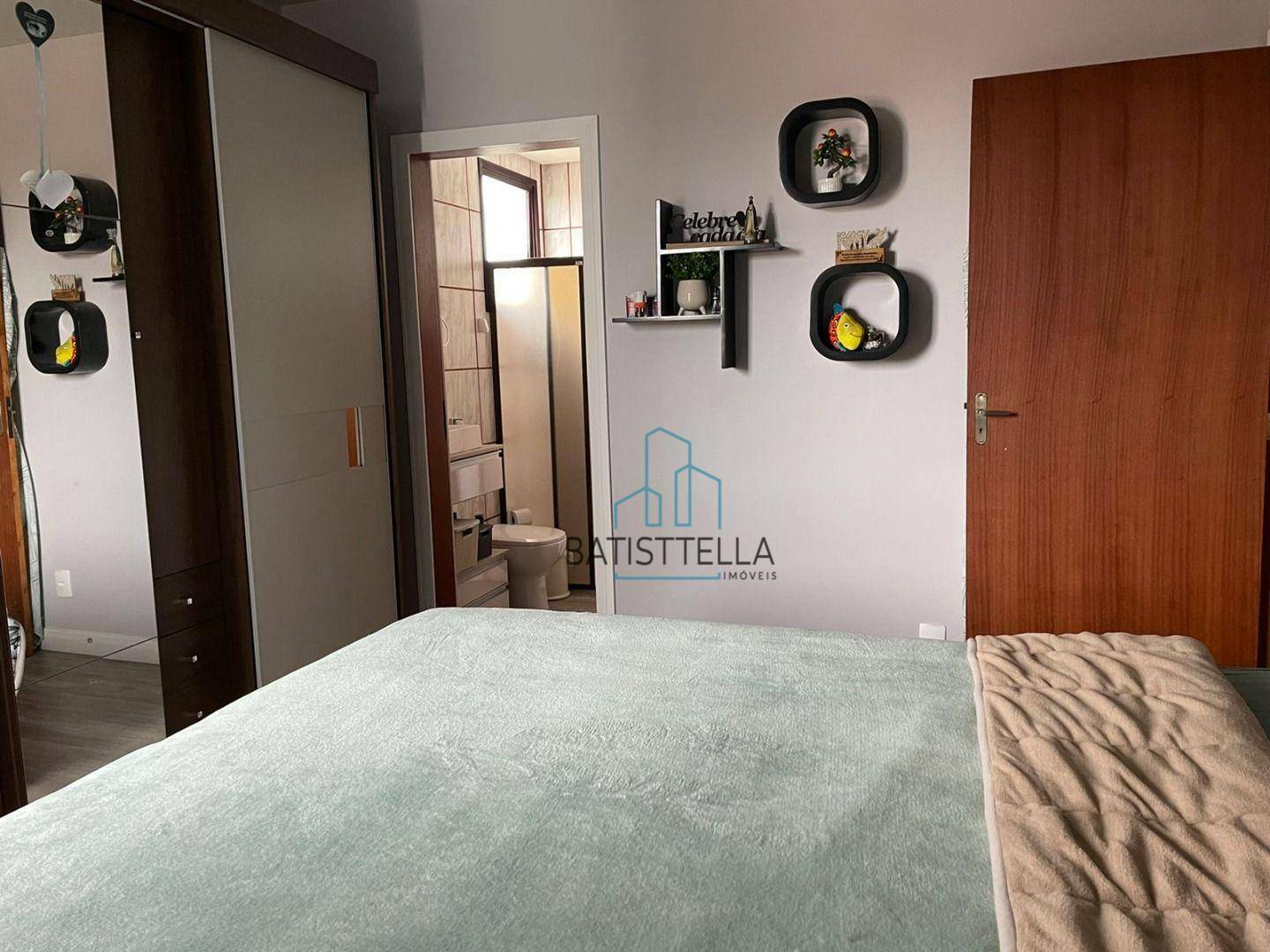 Apartamento à venda com 2 quartos, 70m² - Foto 2