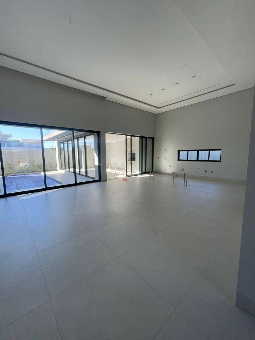 Casa de Condomínio à venda com 3 quartos, 331m² - Foto 6