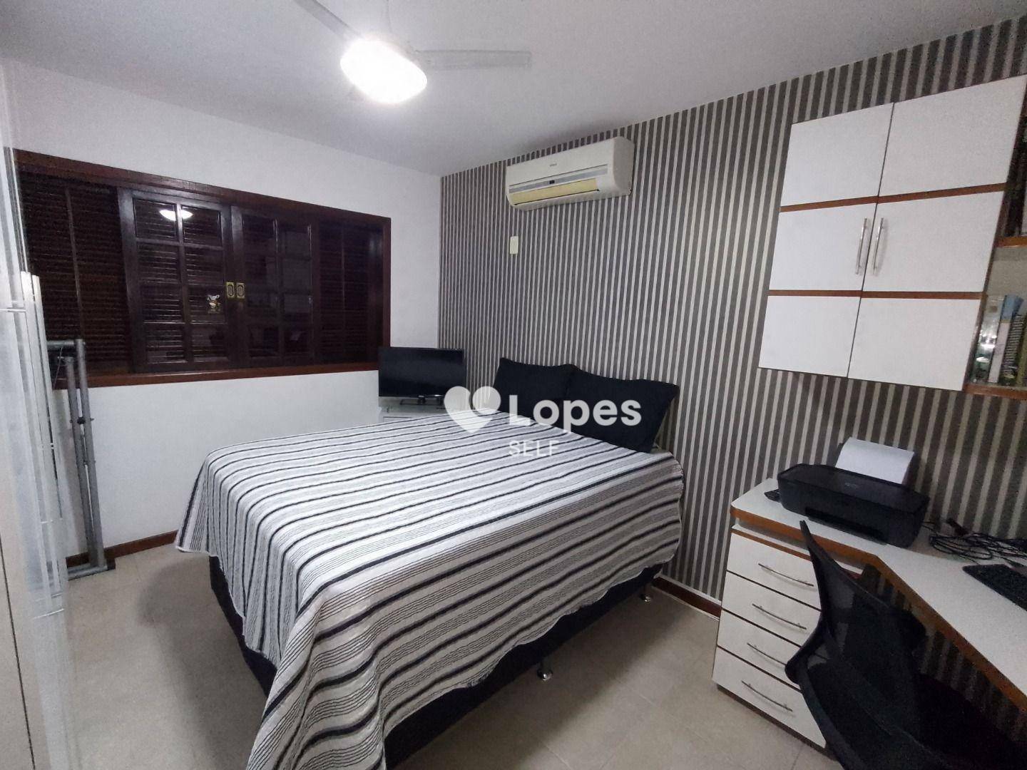 Casa de Condomínio à venda com 4 quartos, 355m² - Foto 18