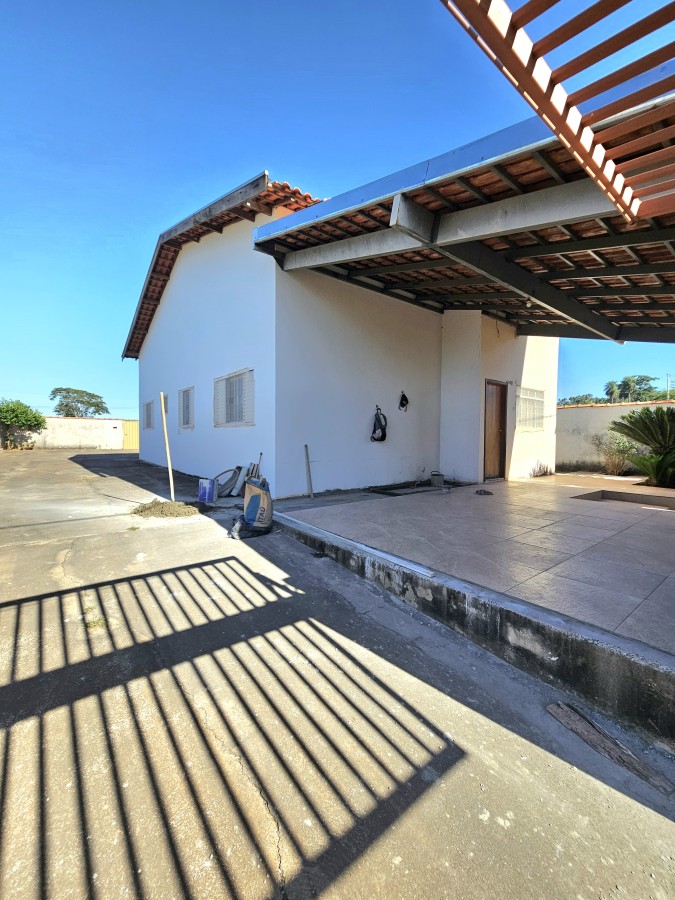 Casa à venda com 3 quartos, 150m² - Foto 1