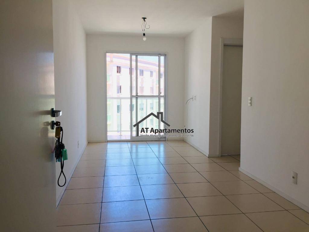 Apartamento à venda com 2 quartos, 58m² - Foto 2