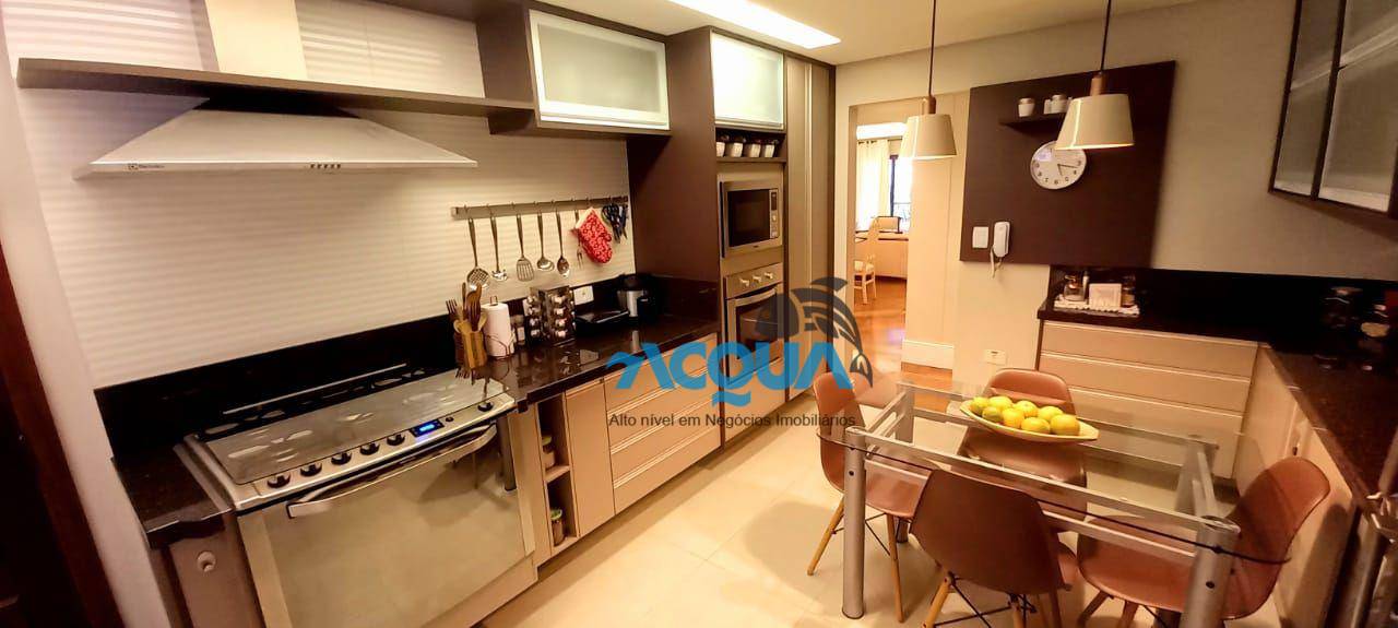 Apartamento à venda com 3 quartos, 182m² - Foto 4