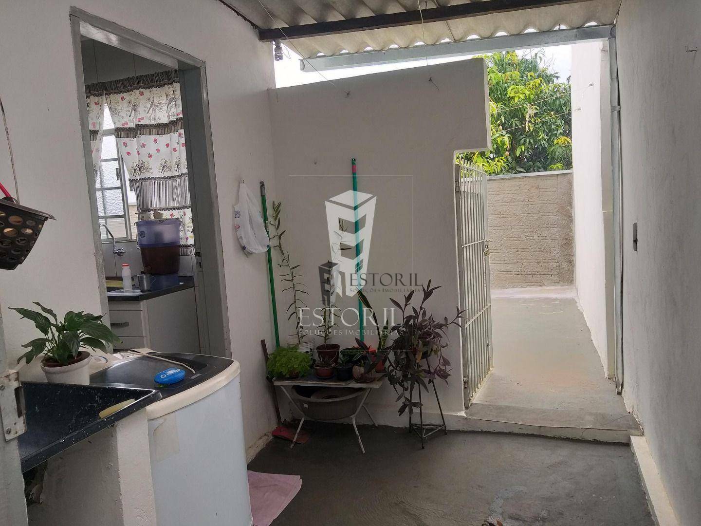 Casa à venda com 2 quartos, 200m² - Foto 17