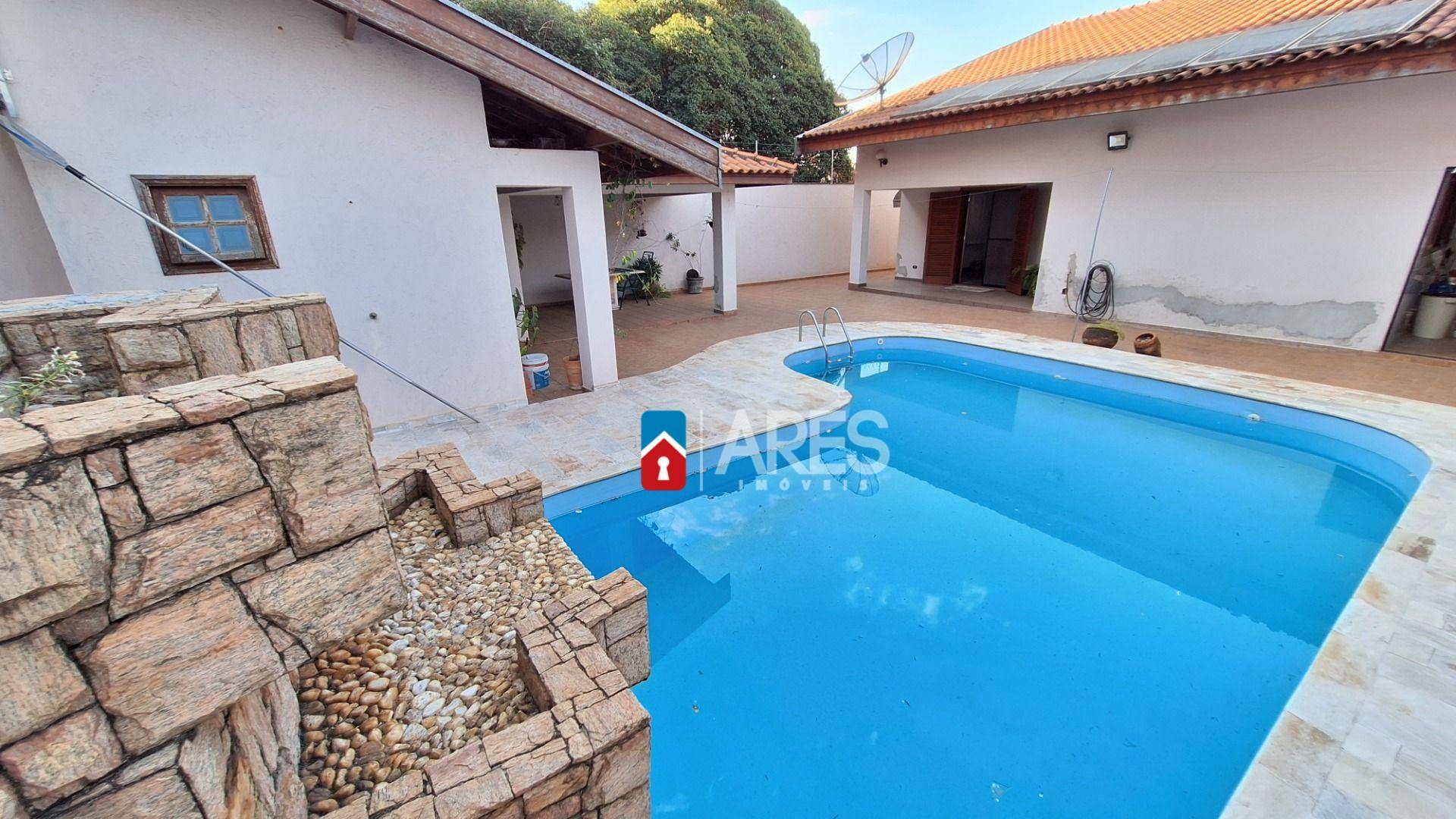 Casa para alugar com 3 quartos, 249m² - Foto 29