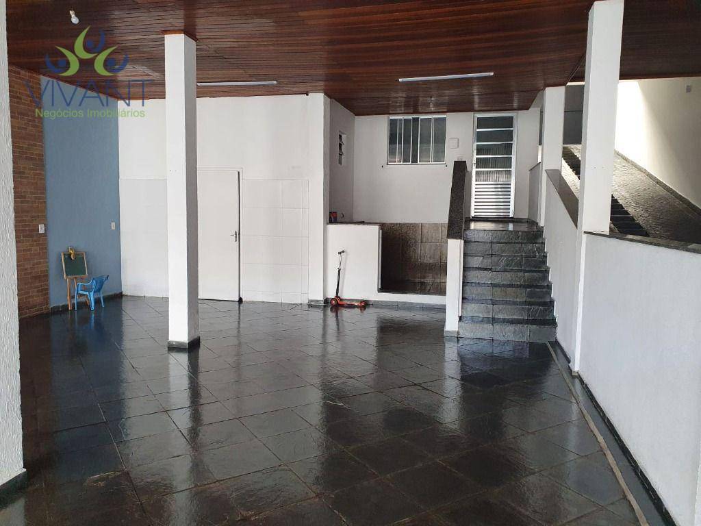 Sobrado à venda com 4 quartos, 298m² - Foto 2