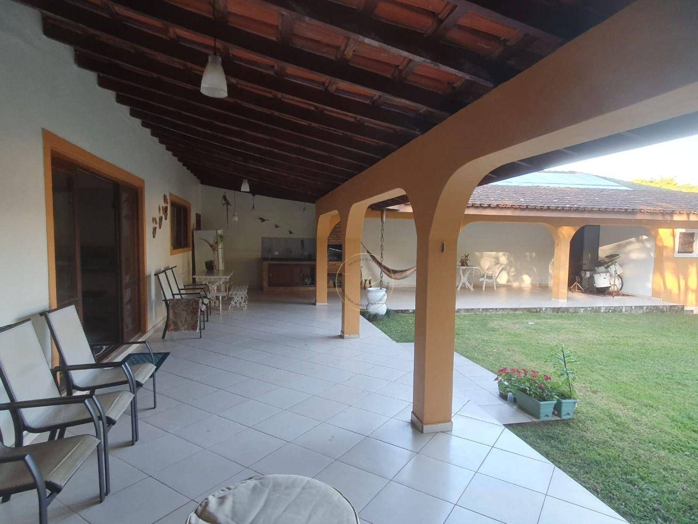 Casa à venda com 5 quartos, 230m² - Foto 6