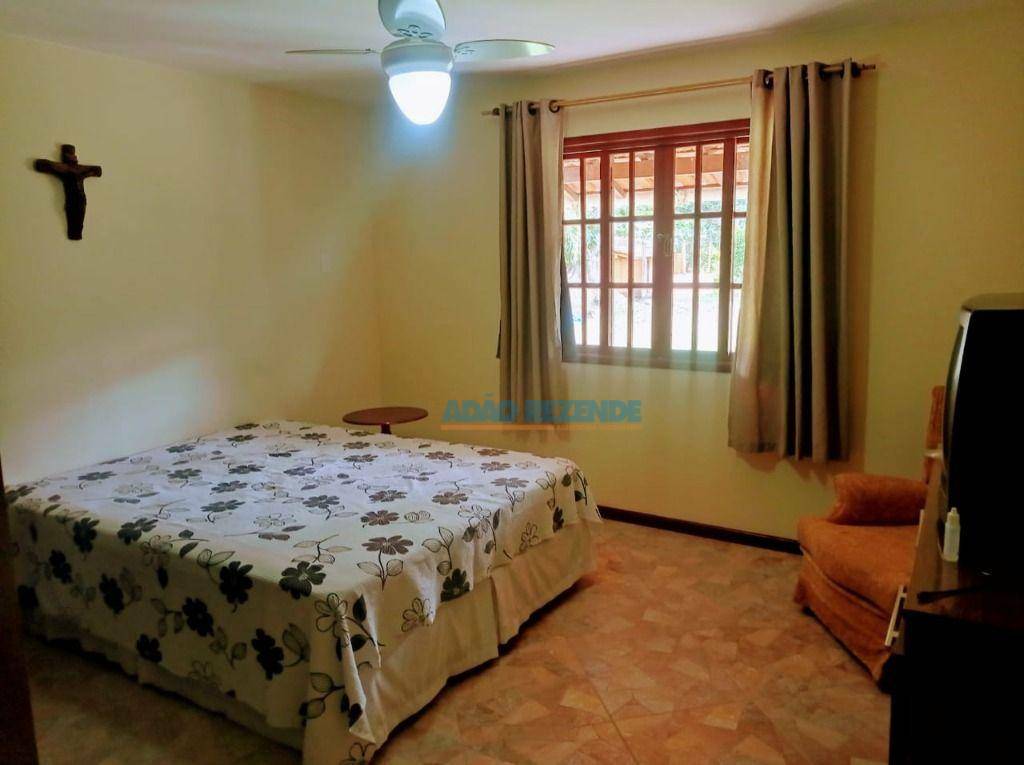 Casa de Condomínio à venda com 5 quartos, 302m² - Foto 13