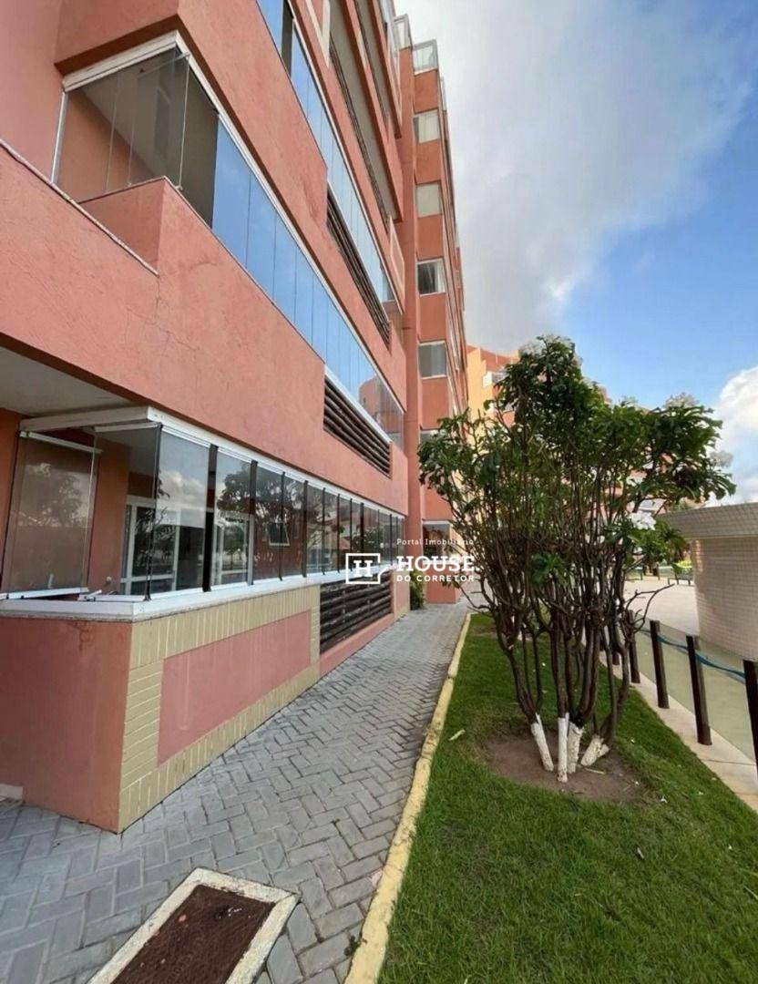 Apartamento à venda com 3 quartos, 125m² - Foto 2