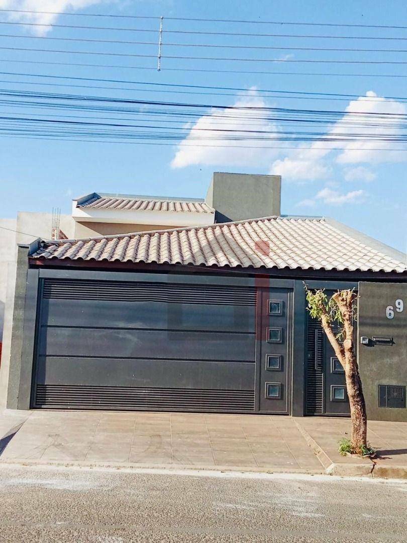 Casa, 3 quartos, 245 m² - Foto 1