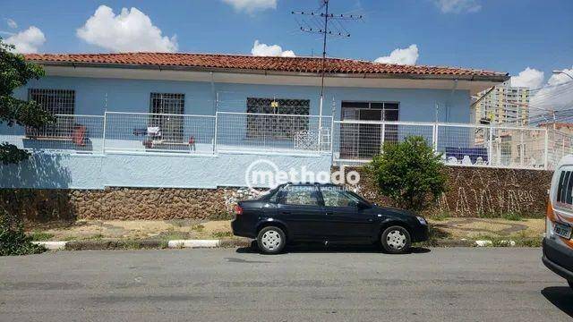 Casa à venda com 3 quartos, 250m² - Foto 1