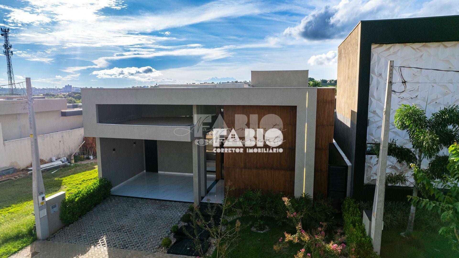 Casa de Condomínio à venda com 3 quartos, 226m² - Foto 2