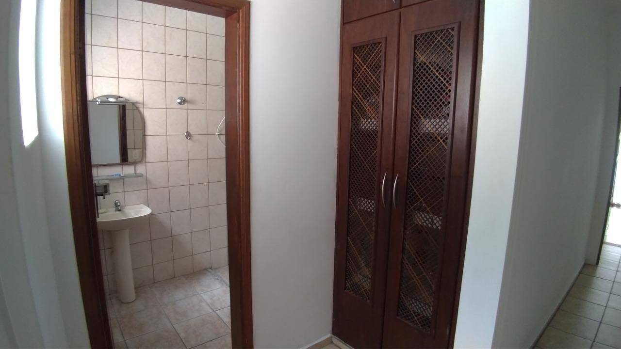 Casa à venda com 3 quartos, 332m² - Foto 8