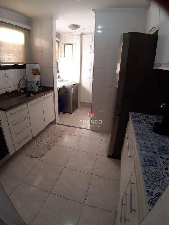 Apartamento à venda com 3 quartos, 82m² - Foto 12