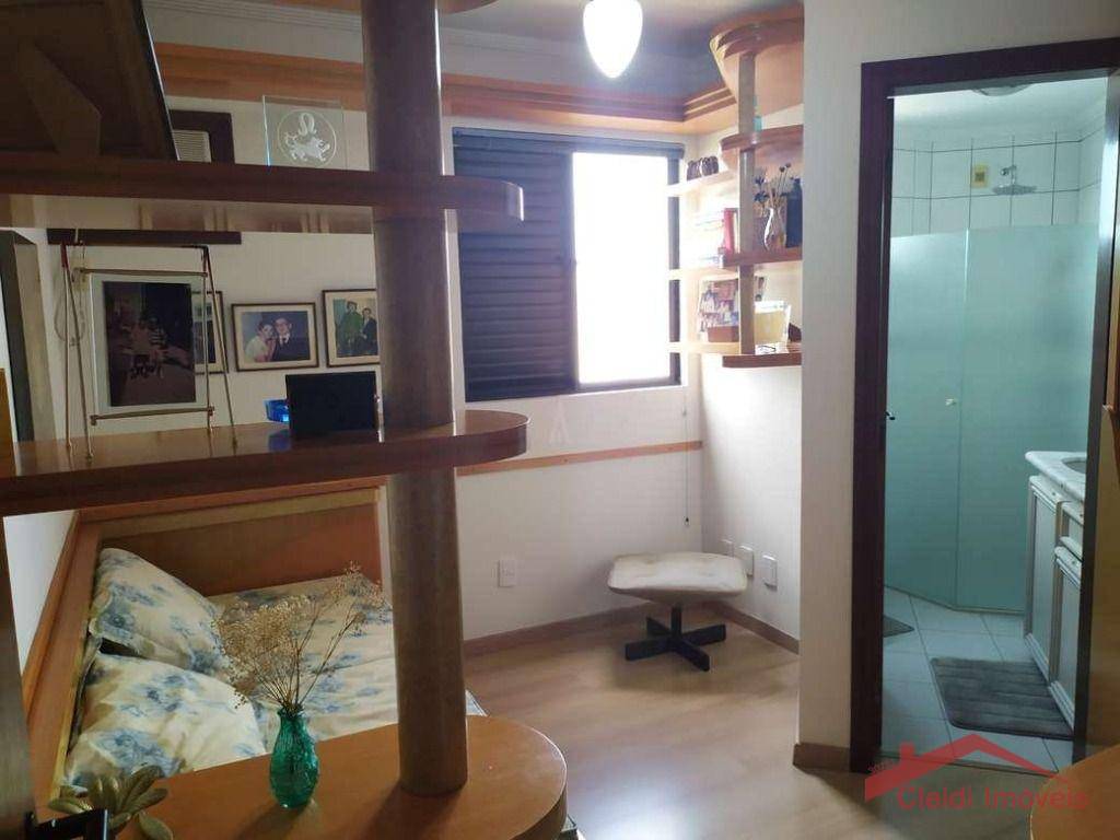 Apartamento à venda com 4 quartos, 191m² - Foto 21