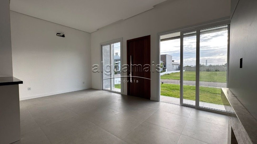 Casa de Condomínio à venda com 3 quartos, 120m² - Foto 2