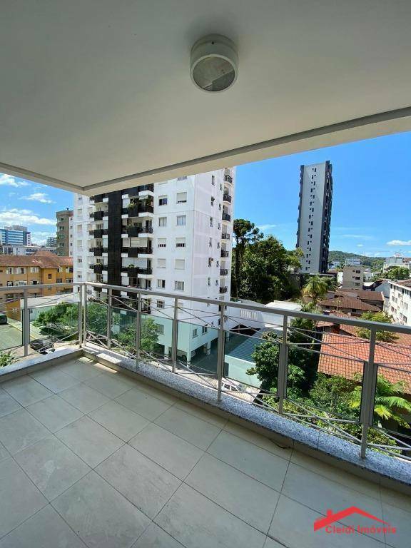 Apartamento para alugar com 3 quartos, 138m² - Foto 5