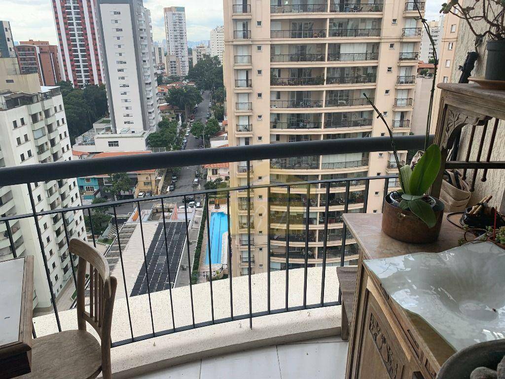 Apartamento à venda com 3 quartos, 130m² - Foto 4