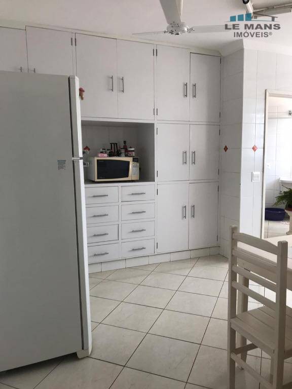 Apartamento à venda com 3 quartos, 156m² - Foto 10