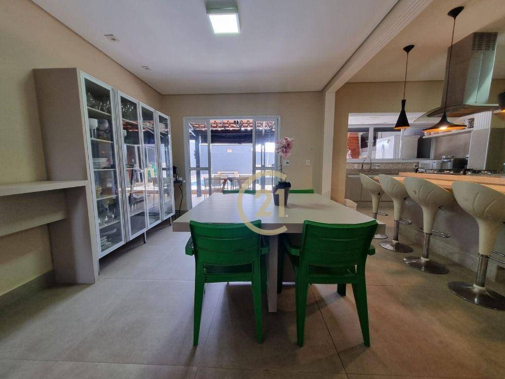 Casa à venda com 3 quartos, 189m² - Foto 4