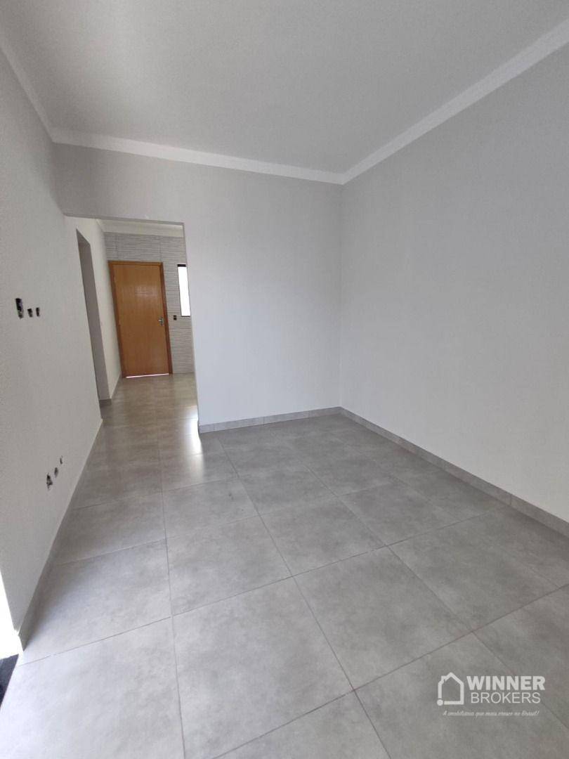 Casa à venda com 3 quartos, 68m² - Foto 3