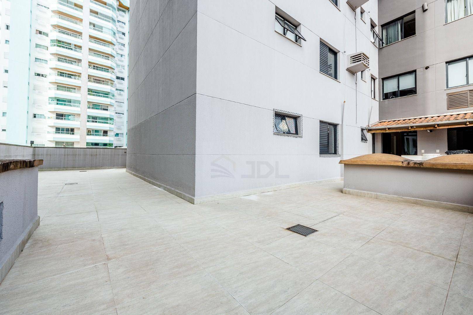 Apartamento à venda com 3 quartos, 234m² - Foto 22