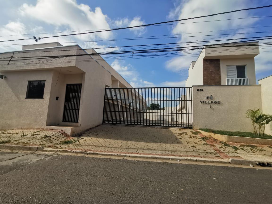 Casa à venda com 2 quartos, 69m² - Foto 2