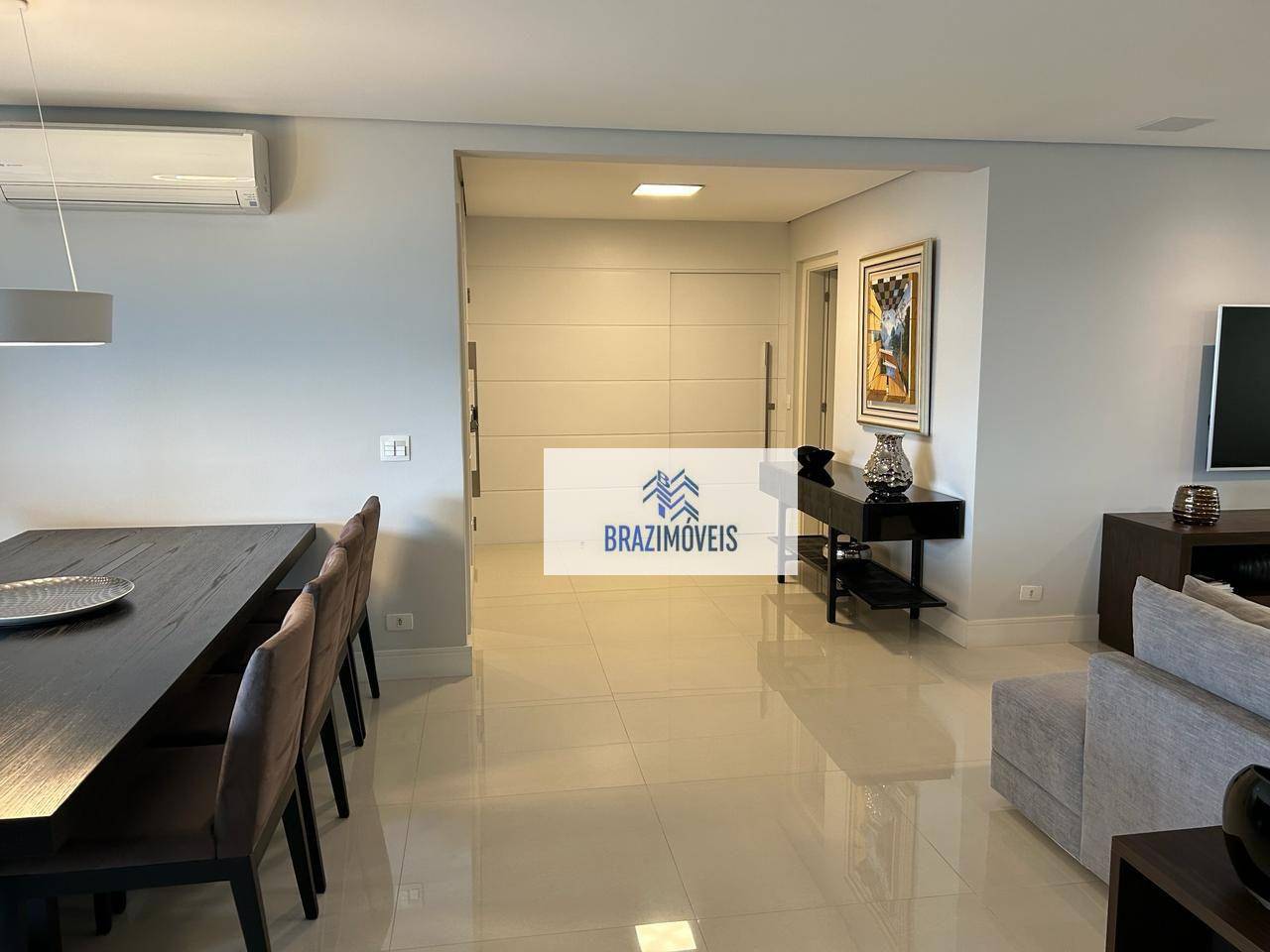 Apartamento à venda com 3 quartos, 213m² - Foto 4