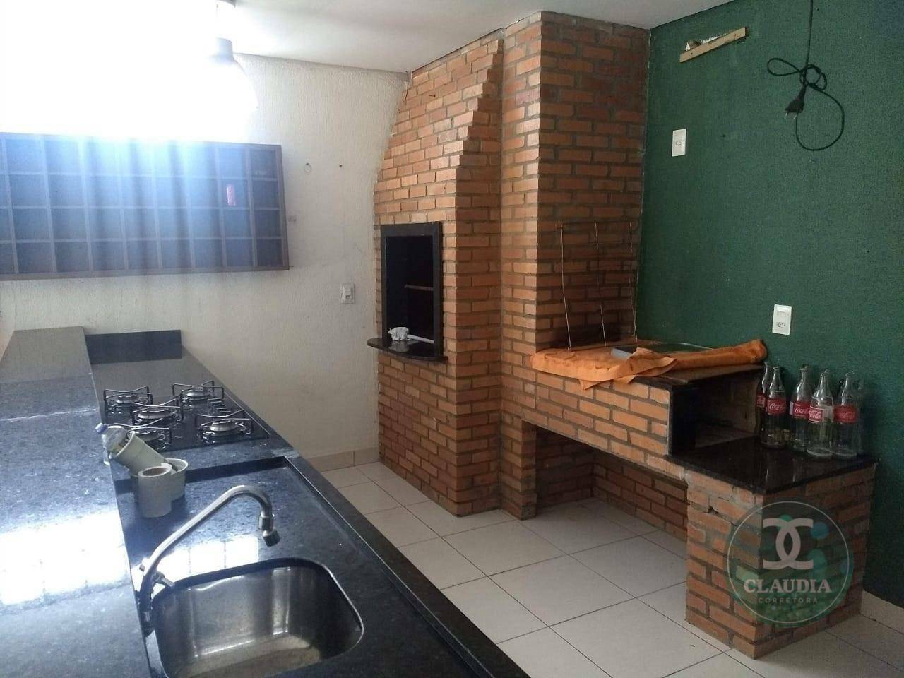 Casa à venda com 3 quartos, 180m² - Foto 2