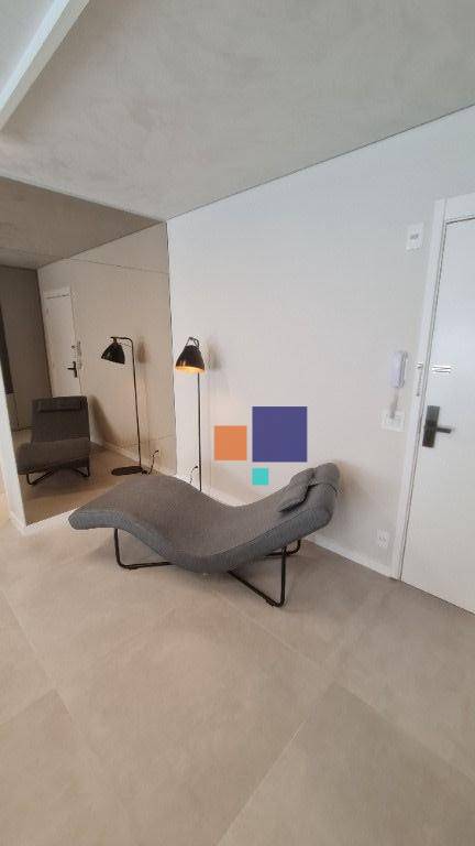 Apartamento à venda com 2 quartos, 70m² - Foto 3