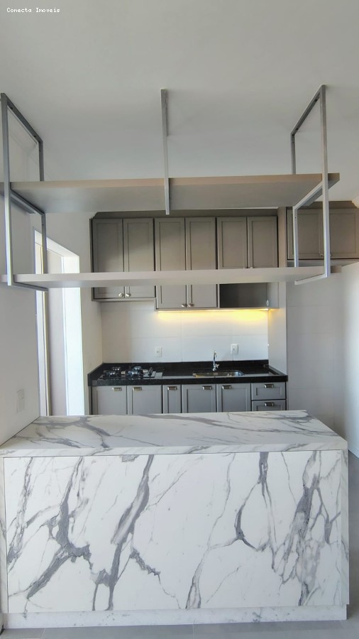 Apartamento para alugar com 2 quartos, 65m² - Foto 8