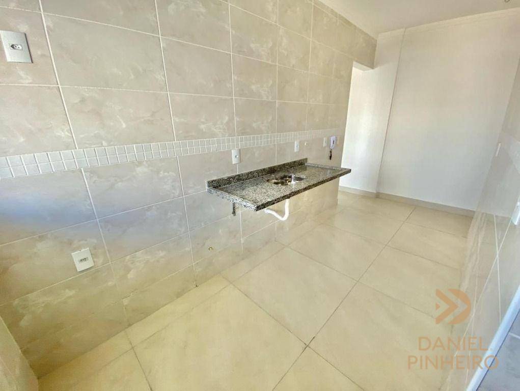 Apartamento à venda com 2 quartos, 68m² - Foto 4