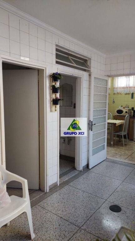 Apartamento à venda com 3 quartos, 160m² - Foto 3