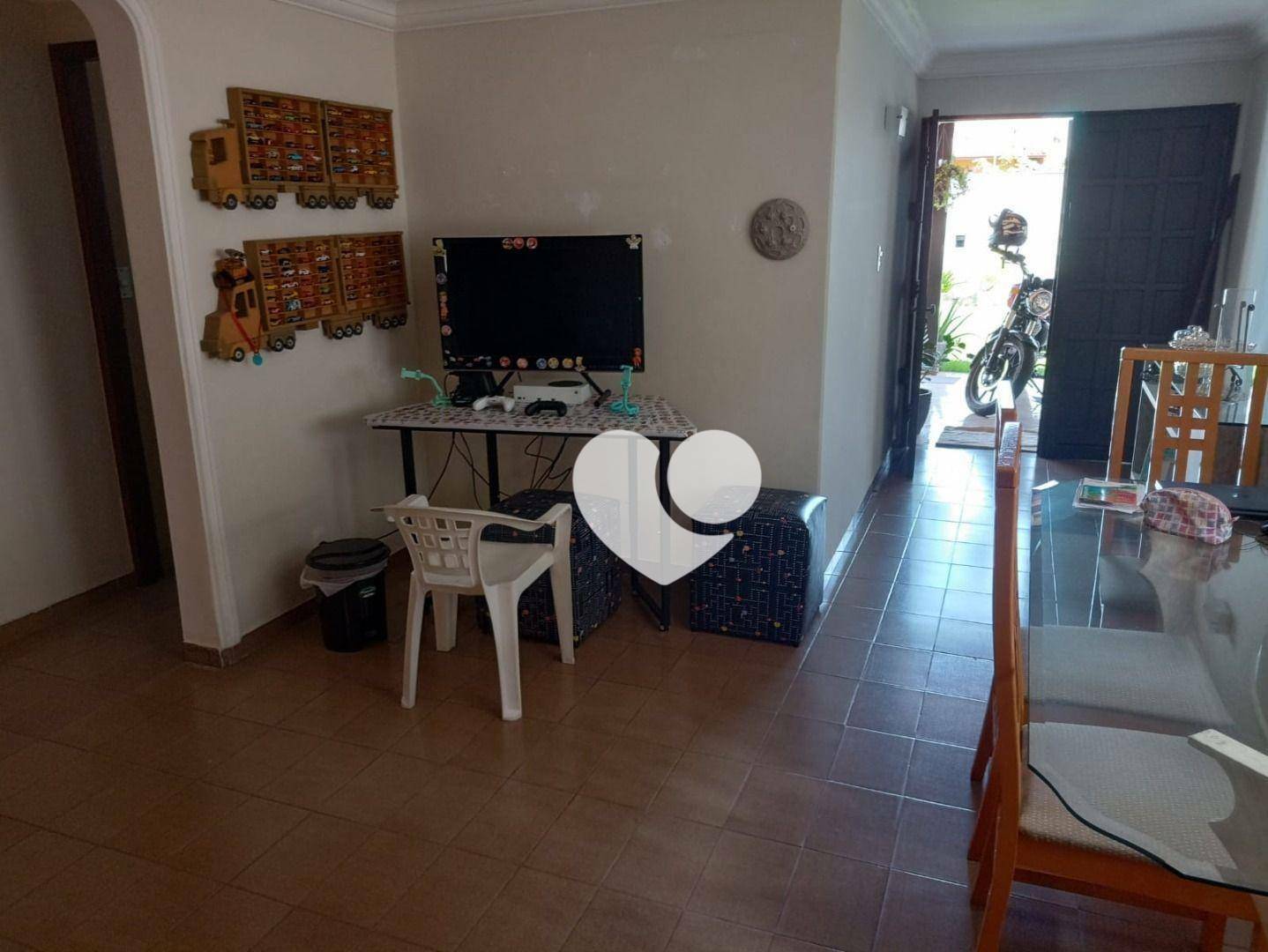 Casa à venda com 3 quartos, 200m² - Foto 9