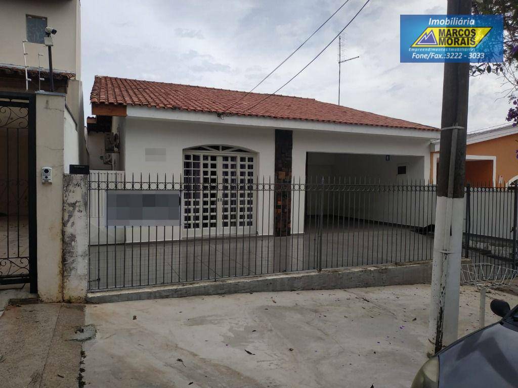 Casa à venda com 3 quartos, 178m² - Foto 1