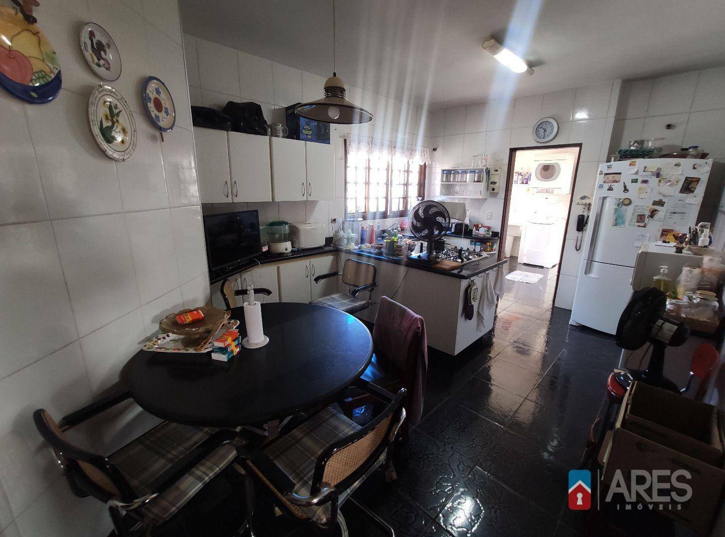 Casa à venda com 3 quartos, 286m² - Foto 3